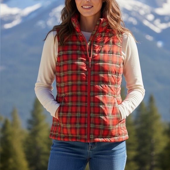 Women’s Red Plaid Puffer Vest - Picture 4 of 13